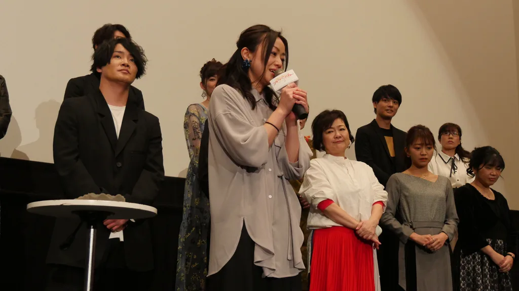 映画『デジモンアドベンチャー LAST EVOLUTION 絆』の公開記念舞台挨拶でコメントする田村睦心