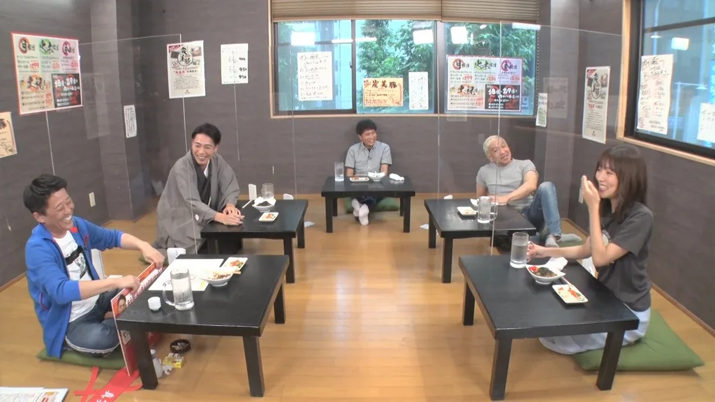 『ダウンタウンなう』に出演する（左から）坂上忍、瀧川鯉斗、浜田雅功、松本人志、夏菜