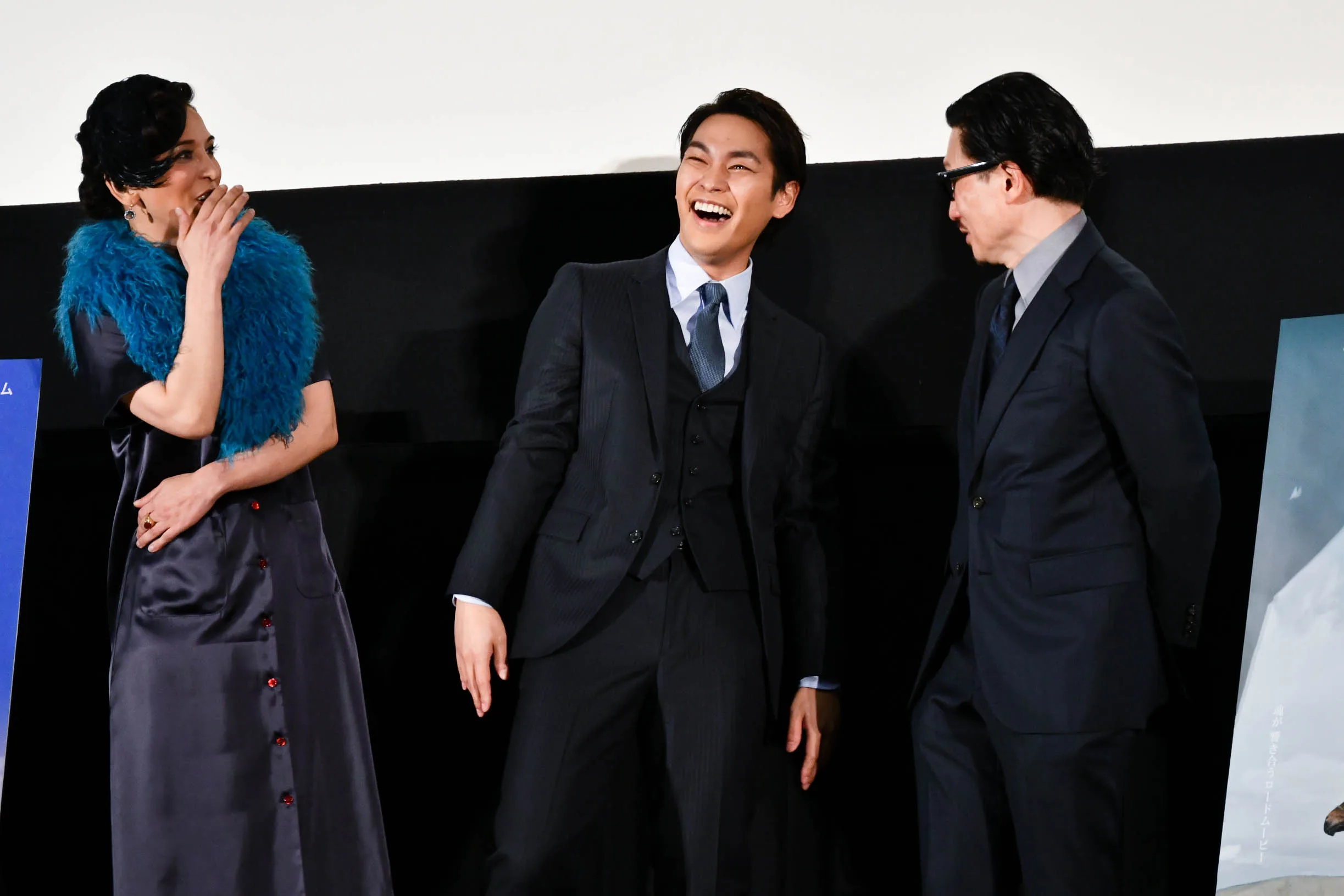 柳楽優弥、サヘル・ローズ、KENTARO監督が映画「ターコイズの空の下で」舞台挨拶に登場