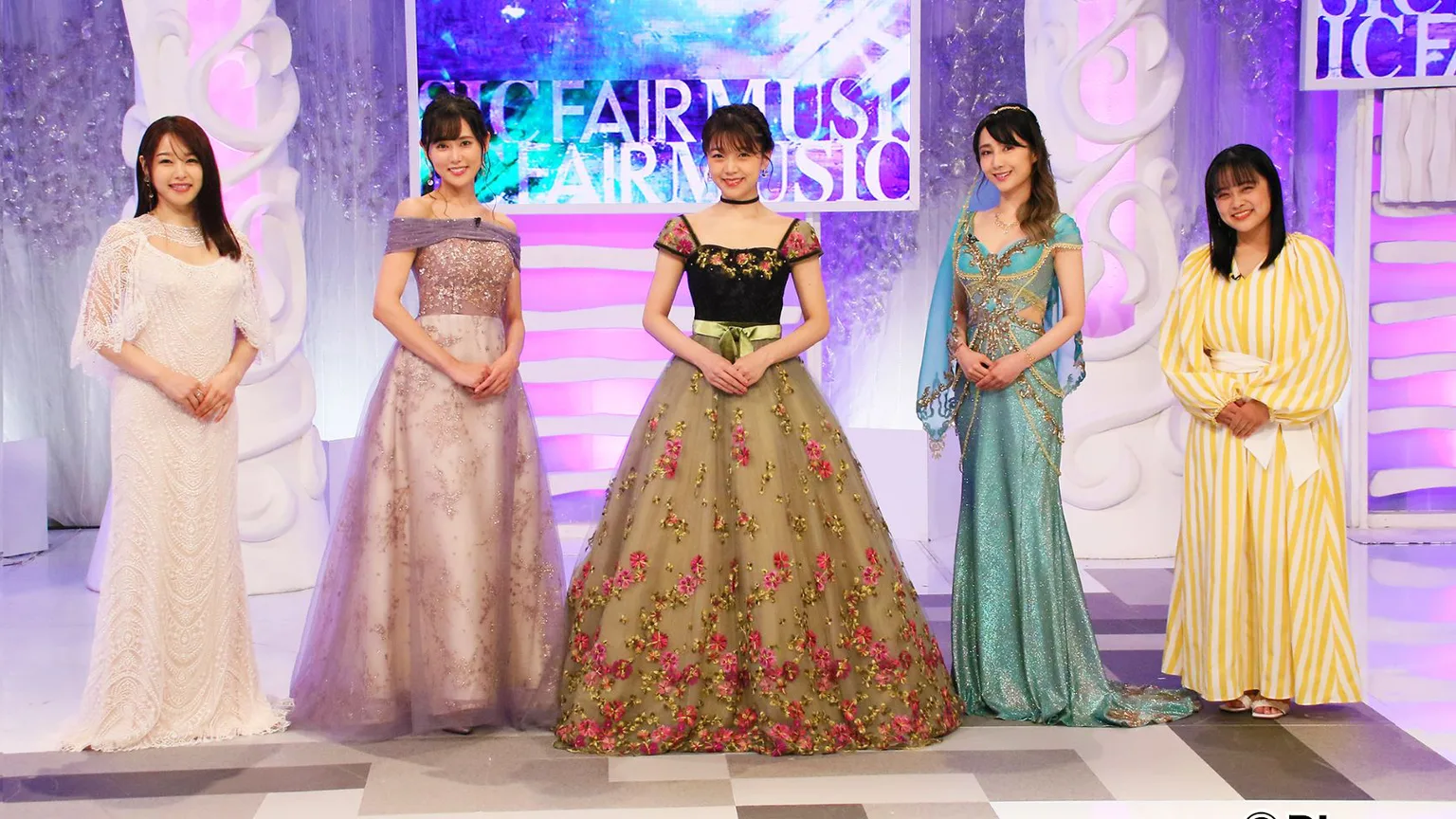 『SHIONOGI MUSIC FAIR』に出演する（左から）桜井日奈子、TRUE、三森すずこ、サラ・オレイン、清水美依紗