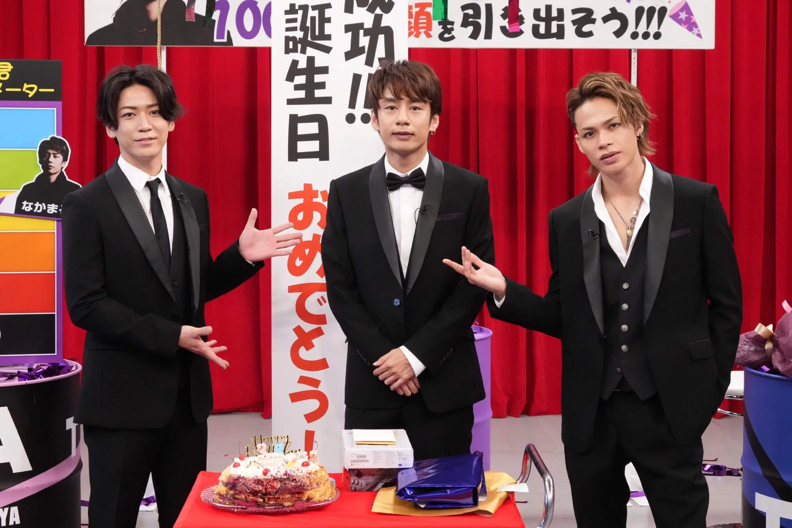 『何するKAT-TUN』に出演するKAT-TUN　左から）亀梨和也、中丸雄一、上田竜也