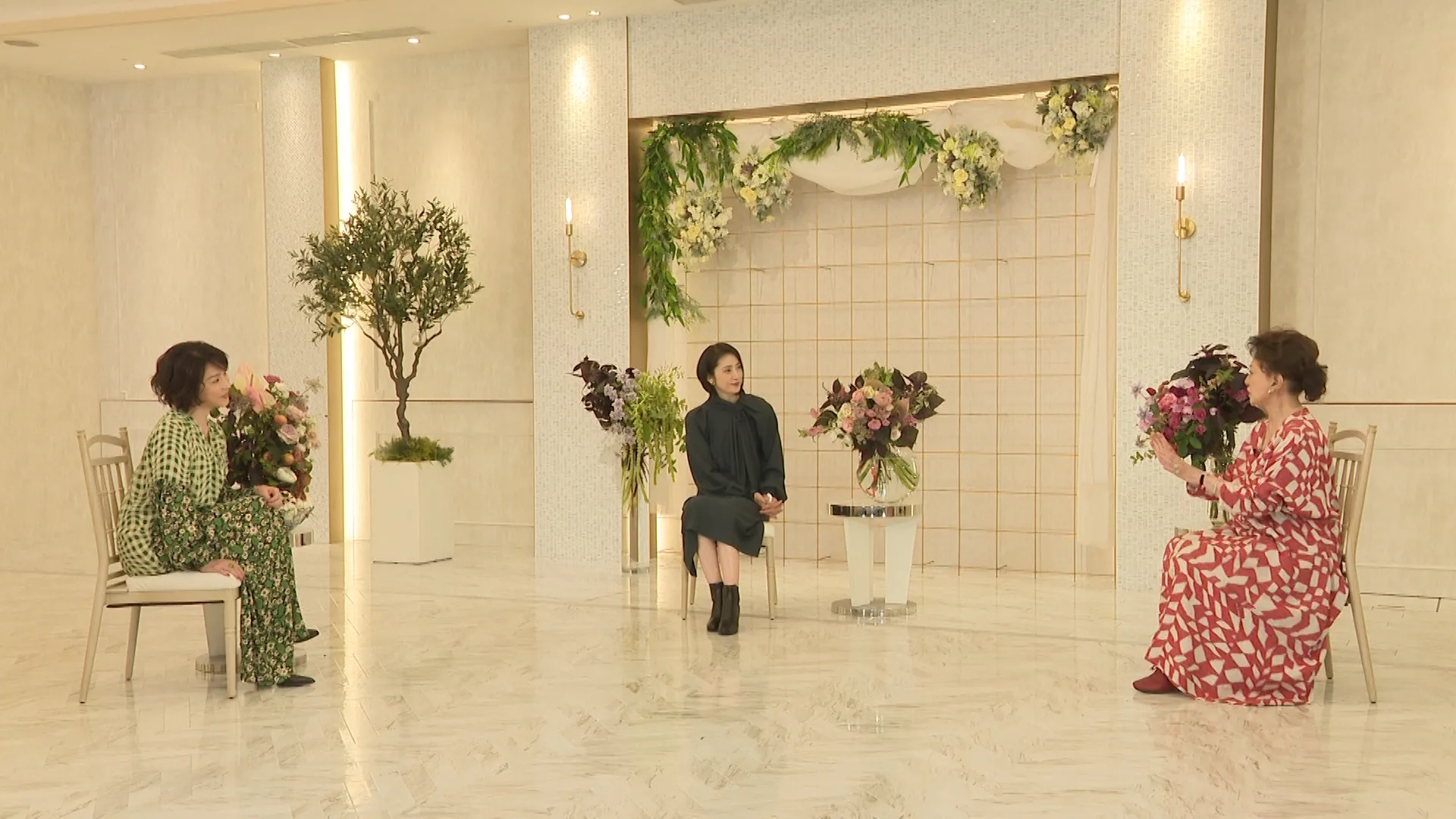 『ボクらの時代』に出演する（左から）若村麻由美、天海祐希、加賀まりこ