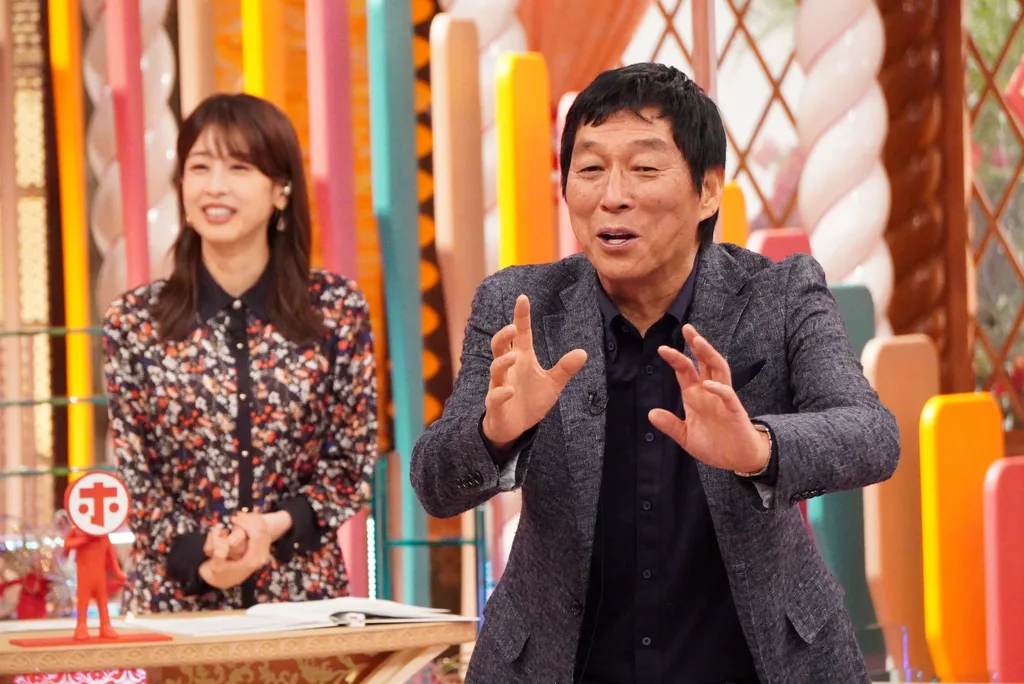 『ホンマでっか！？TV』に出演する（左から）加藤綾子、明石家さんま
