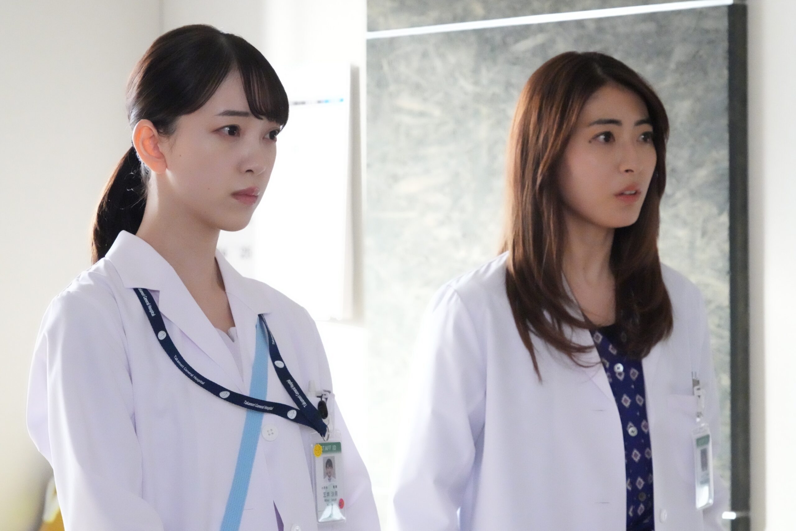 『ドクターホワイト』に出演する（左から）堀未央奈、瀧本美織