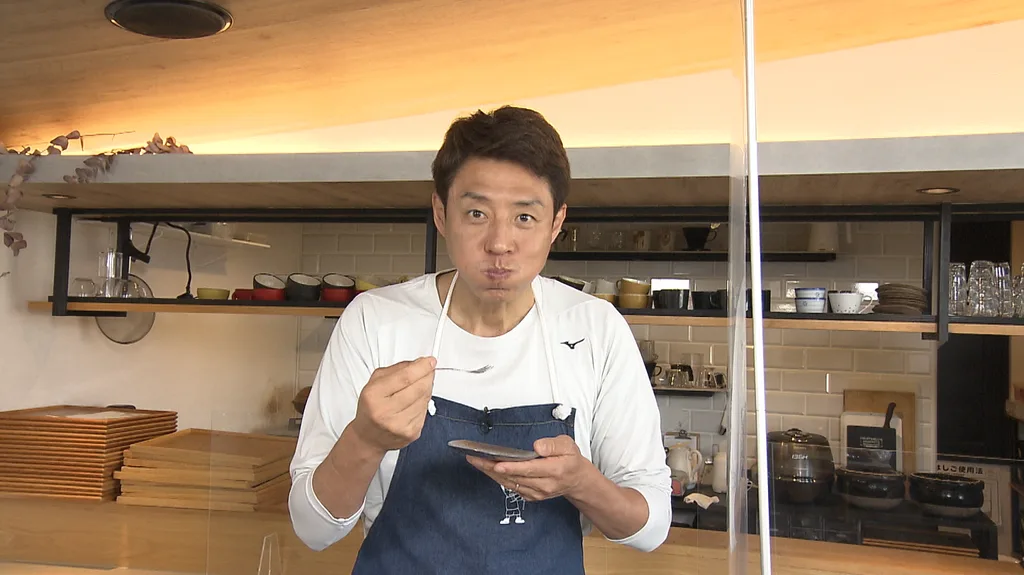 手作り豆腐を堪能する松岡修造さん