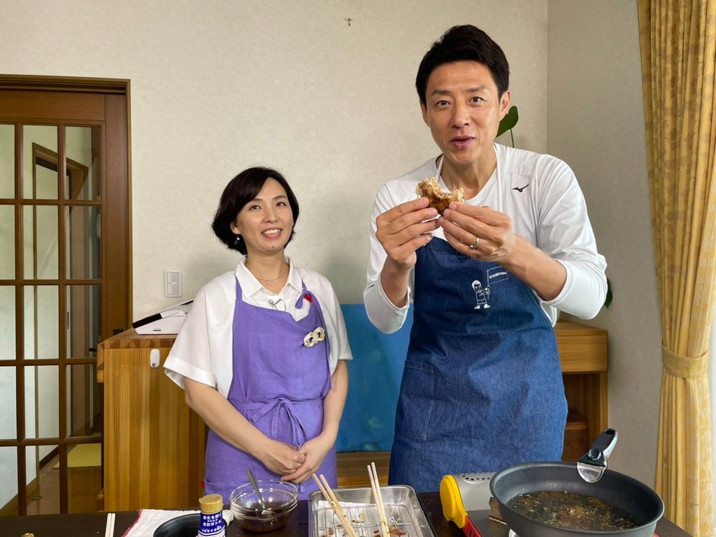 左から）料理研究家・宮田明美さん、松岡修造さん